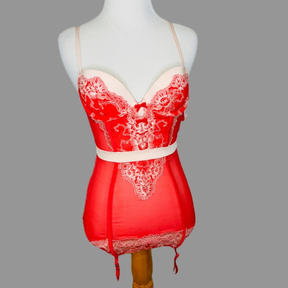 Gorgeous Slip with garter 32B